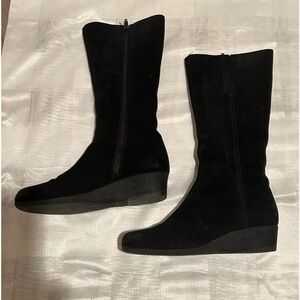 Le Canadienne Black Suede Boots 6M